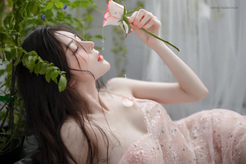 Gái xinh China với đường cong nóng bỏng