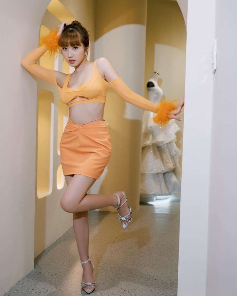 Lê Thị Khánh Huyền sexy gợi cảm