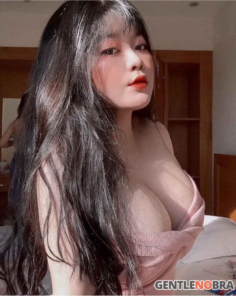 ảnh gái 18 sexy ngực to