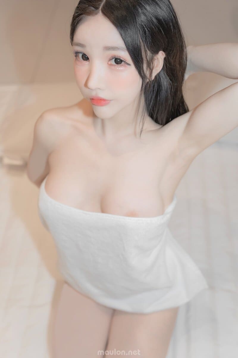 Hình ảnh nude gái xinh vú đẹp mông to nhìn ngon chảy nước